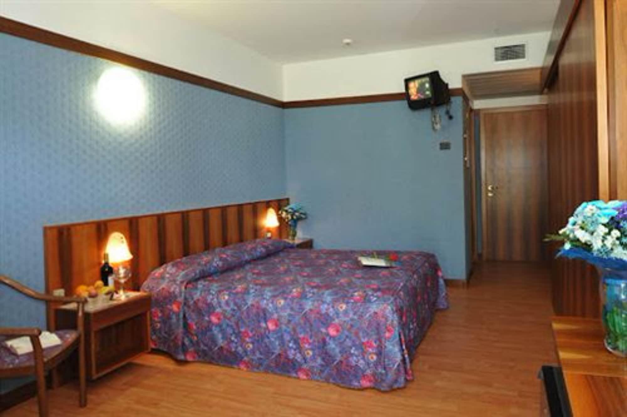 Park Hotel Oasi Garda  Eksteriør bilde