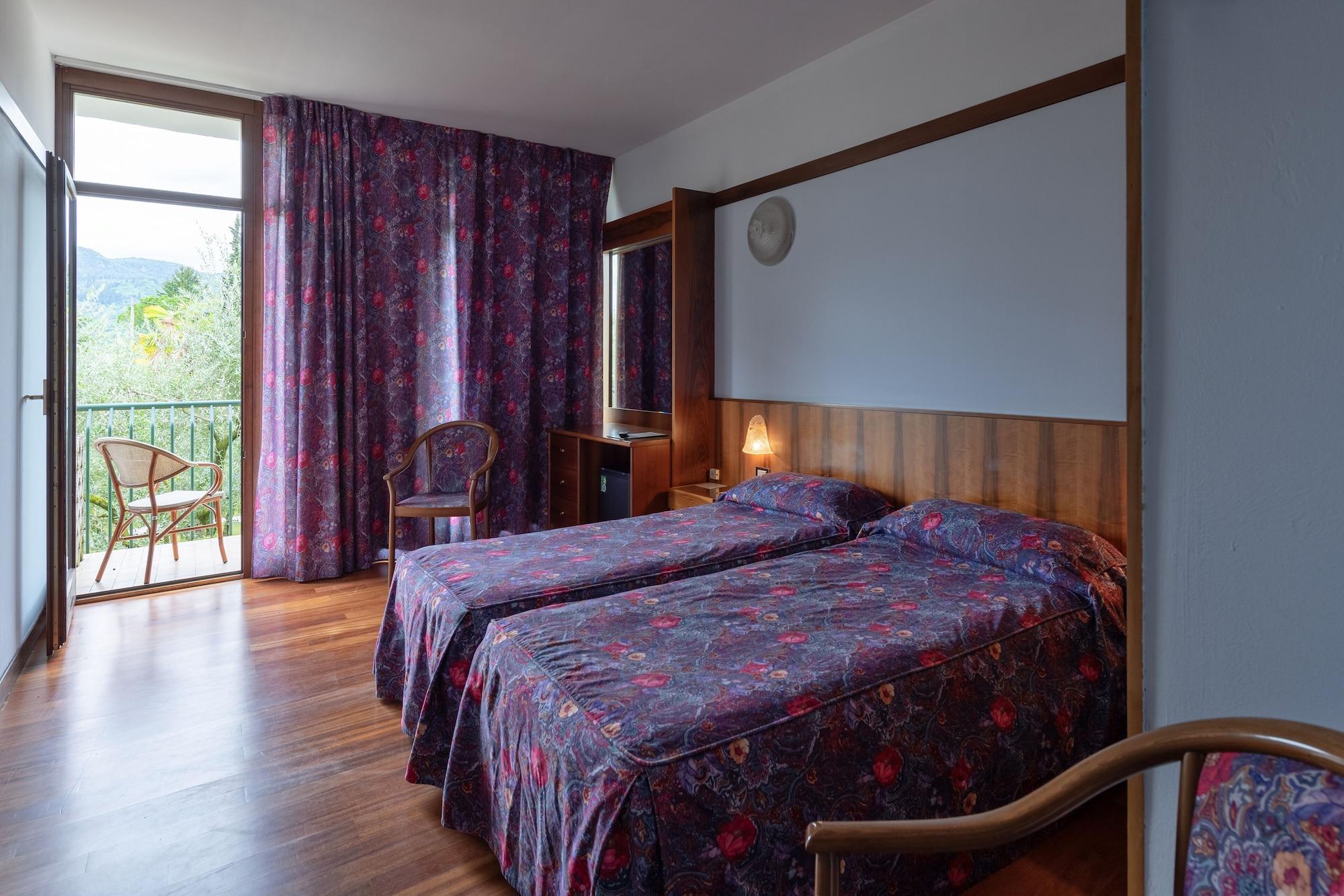 Park Hotel Oasi Garda  Eksteriør bilde