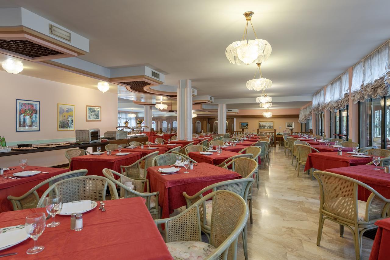 Park Hotel Oasi Garda  Eksteriør bilde