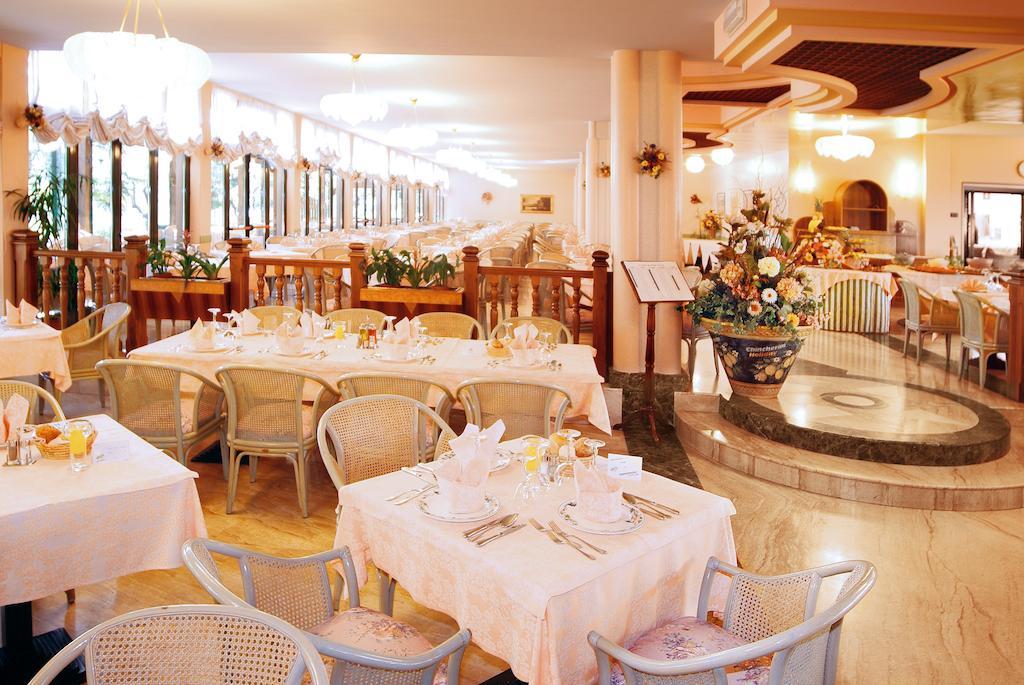 Park Hotel Oasi Garda  Eksteriør bilde