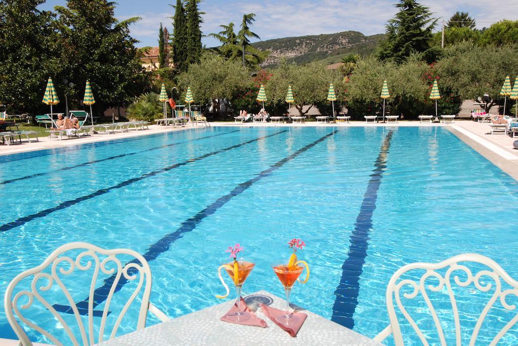 Park Hotel Oasi Garda  Eksteriør bilde