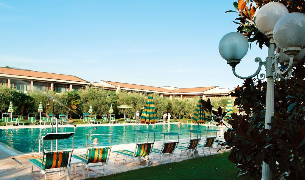 Park Hotel Oasi Garda  Eksteriør bilde