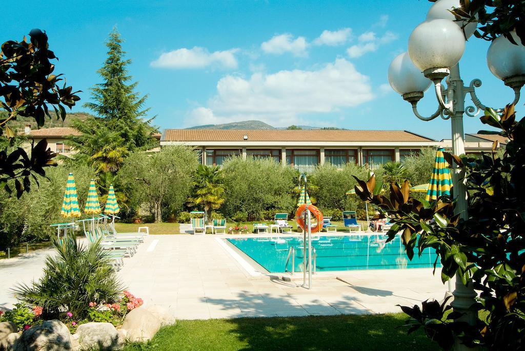 Park Hotel Oasi Garda  Eksteriør bilde